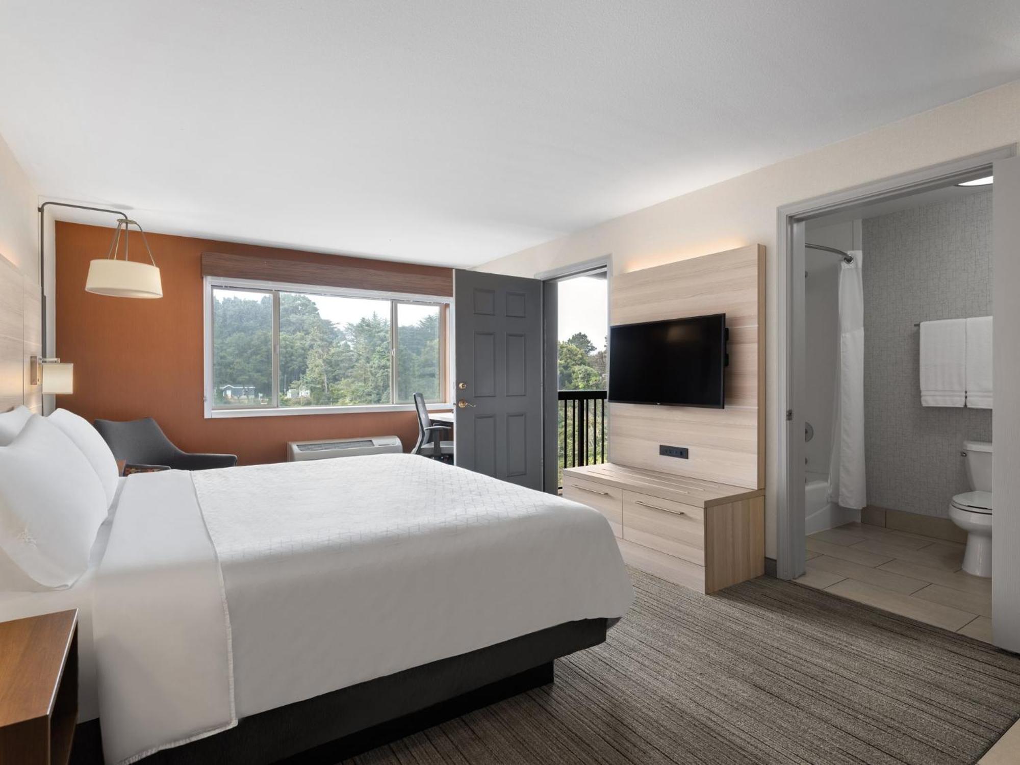 Holiday Inn Express Fort Bragg By Ihg Экстерьер фото